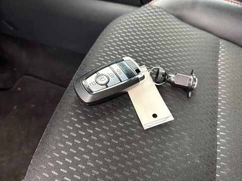 Used 2025 Ford Escape ST-Line image 28