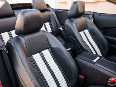 Used 2011 Ford Mustang Shelby GT500 w/ SVT Performance Pkg image 25