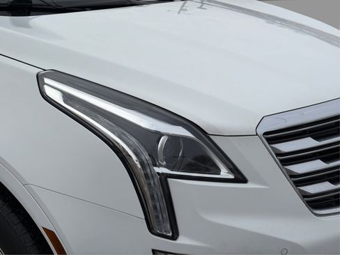 Used 2018 Cadillac XT5 Luxury w/ Driver Awareness Package AWD/4WD image 40
