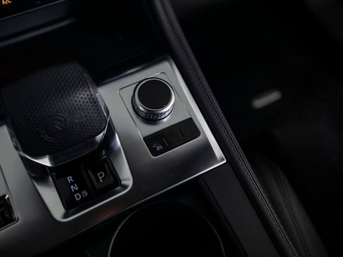 Used 2021 Jaguar F-PACE SVR image 37