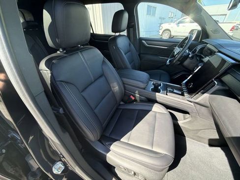 Used 2025 GMC Acadia Elevation w/ Elevation Premium Package image 29