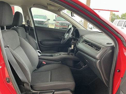 Used 2017 Honda HR-V LX image 11