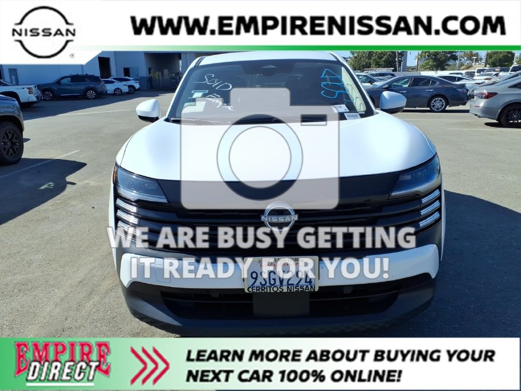 Used 2025 Nissan Kicks SV FWD image 2