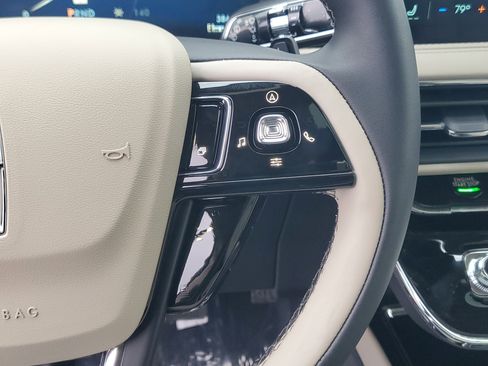 New 2026 Lincoln Corsair Premiere image 18