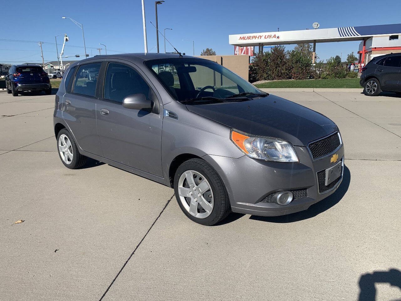 Used 2011 Chevrolet Aveo5 LT FWD image 2