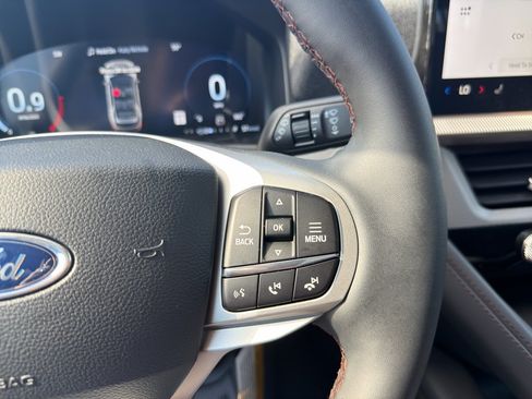 New 2026 Ford Explorer Active RWD image 33