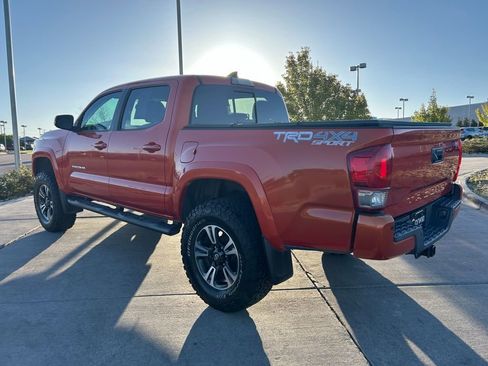 Used 2017 Toyota Tacoma TRD Sport w/ Premium & Technology Package AWD/4WD image 6