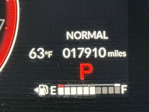 Used 2025 Honda Pilot TrailSport image 29