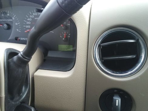 Used 2004 Ford F150 XLT image 30