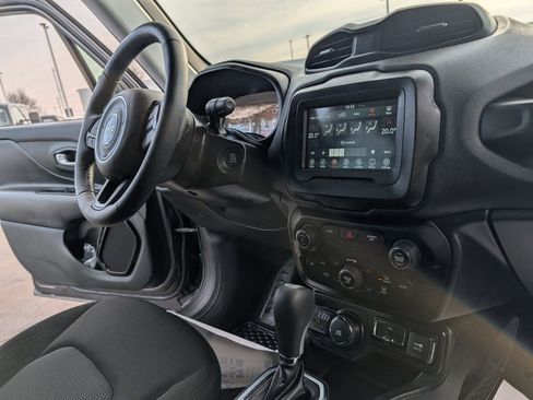 Used 2020 Jeep Renegade Altitude image 23
