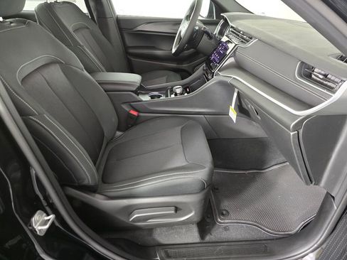 New 2025 Jeep Grand Cherokee Laredo X image 28