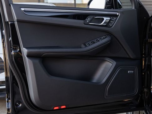 Certified 2026 Porsche Macan S AWD/4WD image 20