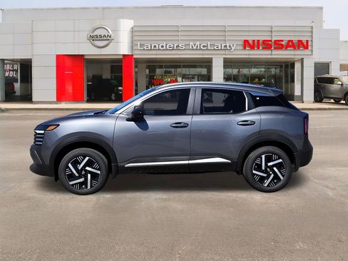 New 2026 Nissan Kicks SV w/ Charging Package FWD image 6