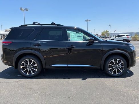 New 2026 Nissan Pathfinder Platinum FWD image 7