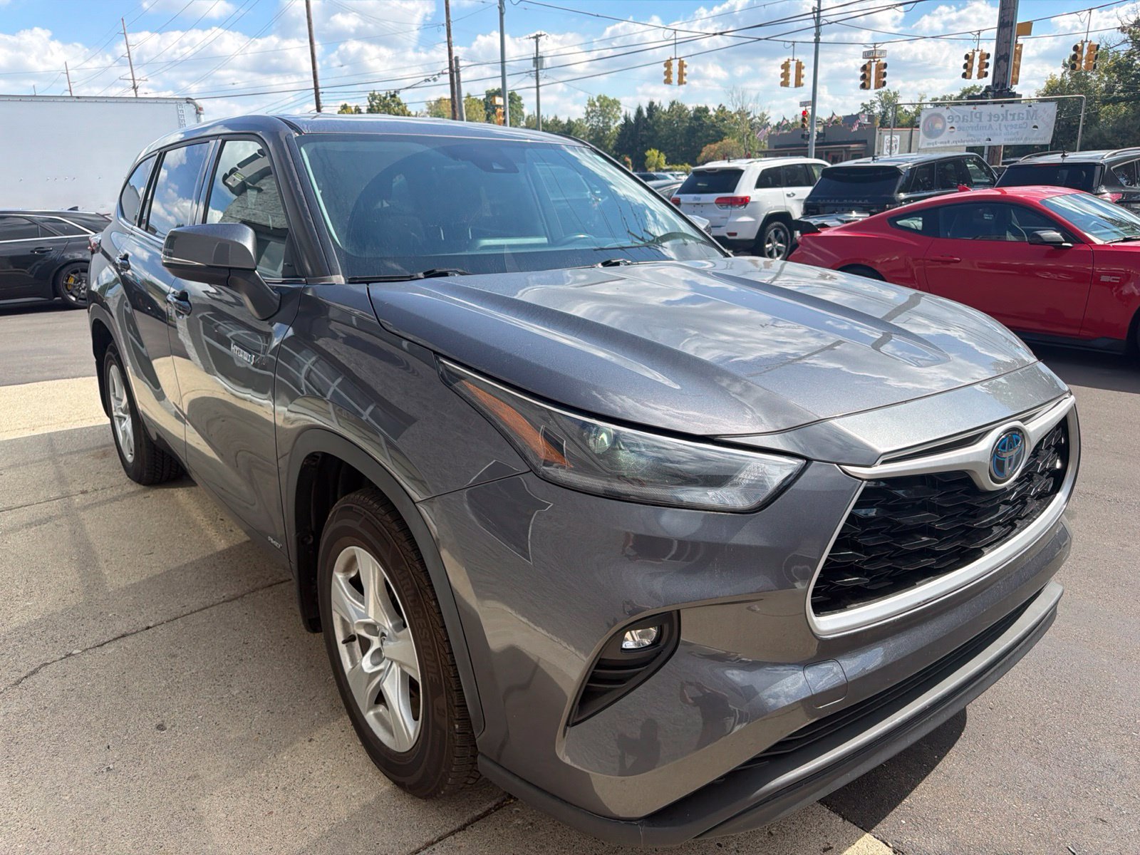 Used 2021 Toyota Highlander LE AWD/4WD image 8
