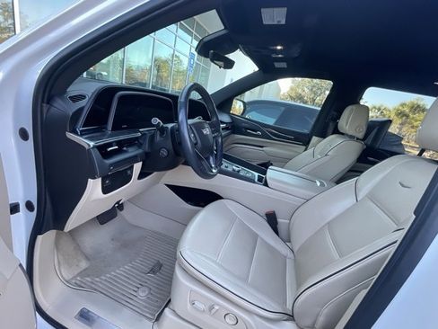 Used 2021 Cadillac Escalade Premium Luxury image 7