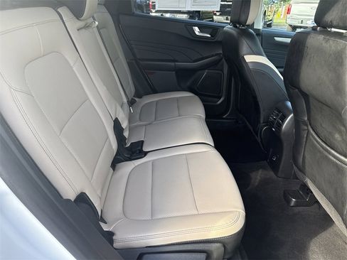 Used 2022 Ford Escape SEL w/ Technology Package image 15