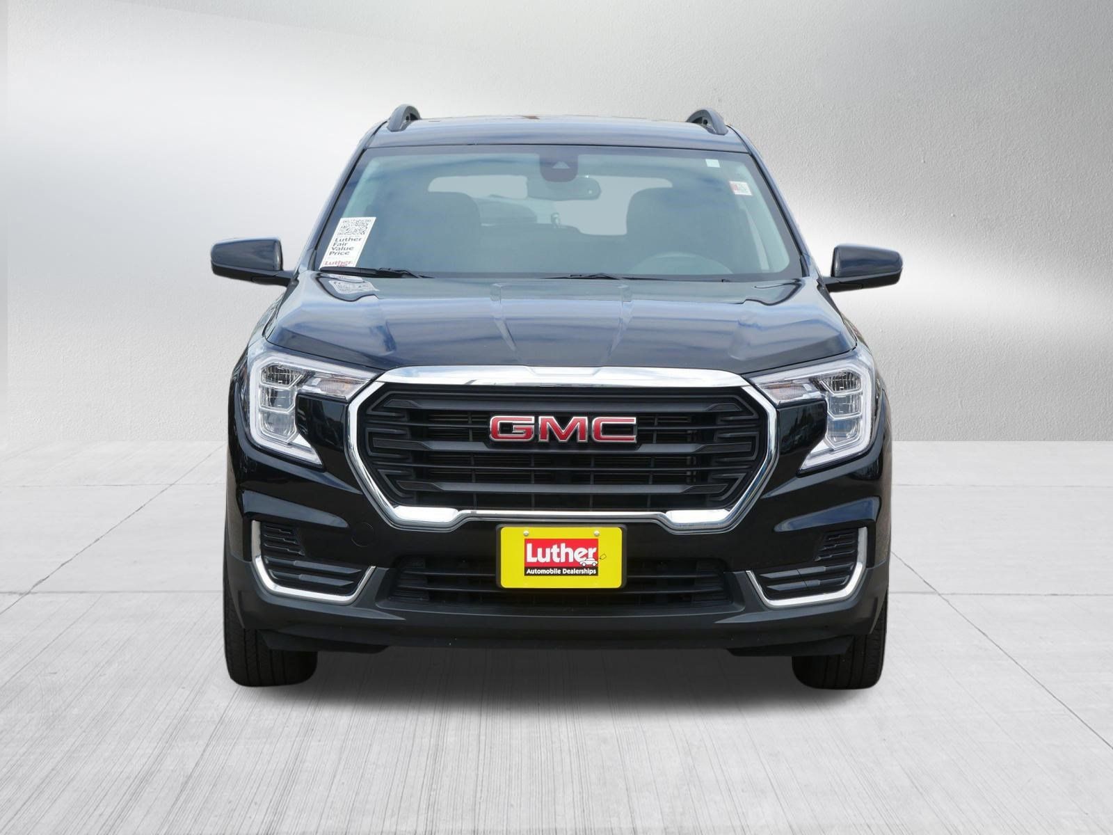 Used 2023 GMC Terrain SLE w/ Driver Convenience Package AWD/4WD image 2