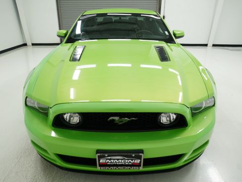 Used 2014 Ford Mustang GT image 2