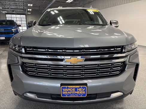 Used 2023 Chevrolet Suburban Premier w/ Premium Package image 2