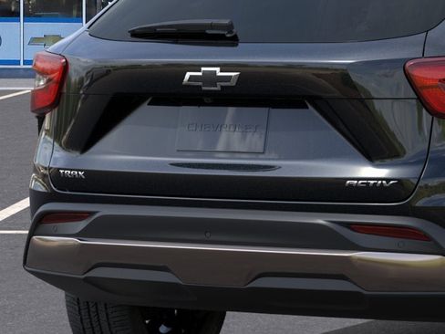 New 2026 Chevrolet Trax ACTIV w/ Sunroof Package FWD image 38