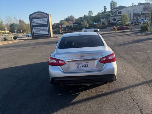 Used 2017 Nissan Altima 2.5 SL FWD image 6