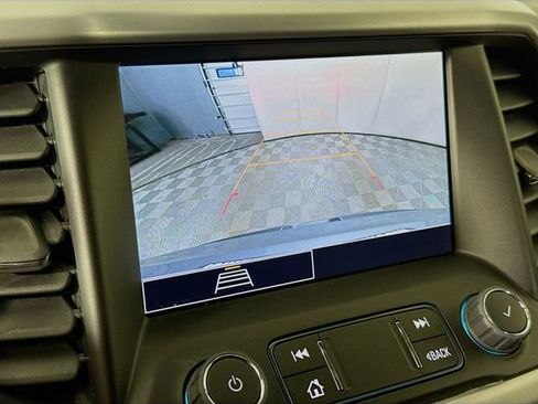 Used 2023 GMC Acadia SLE w/ Driver Convenience Package image 16