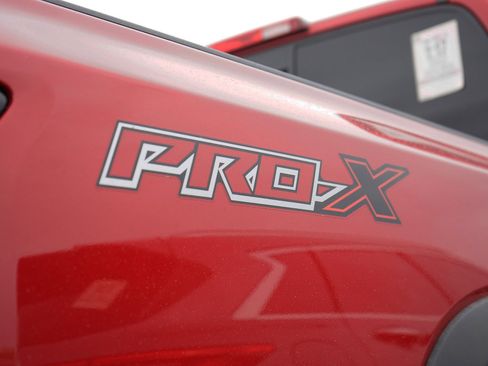 Used 2022 Nissan Frontier Pro-X RWD image 6