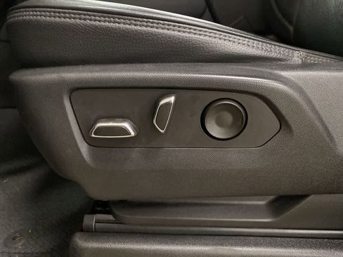 Used 2022 GMC Yukon XL Denali image 14