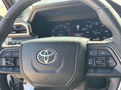 Used 2024 Toyota Tacoma TRD Off-Road AWD/4WD image 30