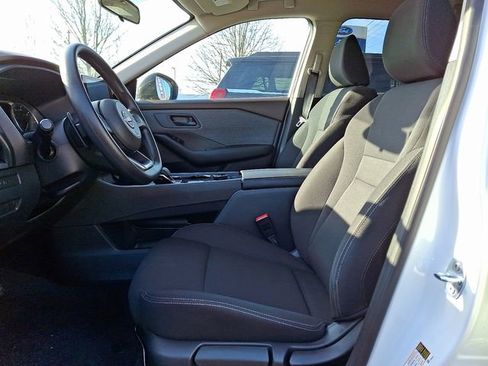 Used 2023 Nissan Rogue S image 15