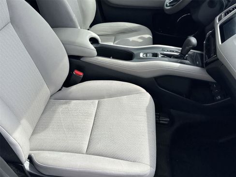 Used 2018 Honda HR-V EX image 16
