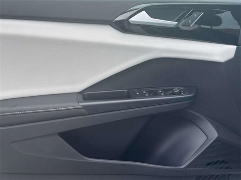New 2026 Volkswagen Atlas SE FWD image 12