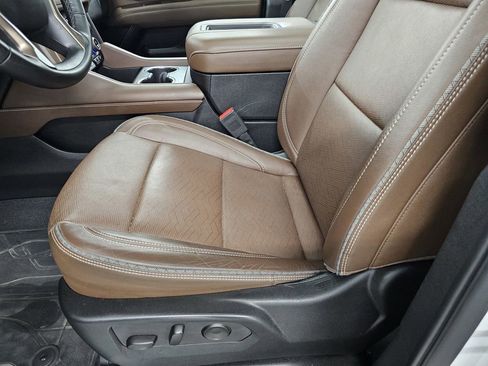 Used 2024 Chevrolet Tahoe High Country image 13