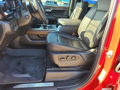 Used 2024 Chevrolet Silverado 1500 High Country w/ High Country Premium Package AWD/4WD image 18