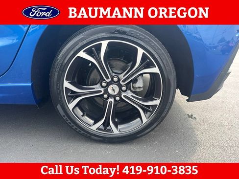 Used 2019 Chevrolet Cruze LT w/ Convenience Package FWD image 11