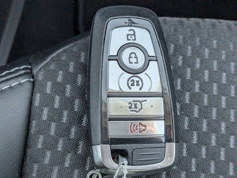 New 2024 Ford Escape SE image 33