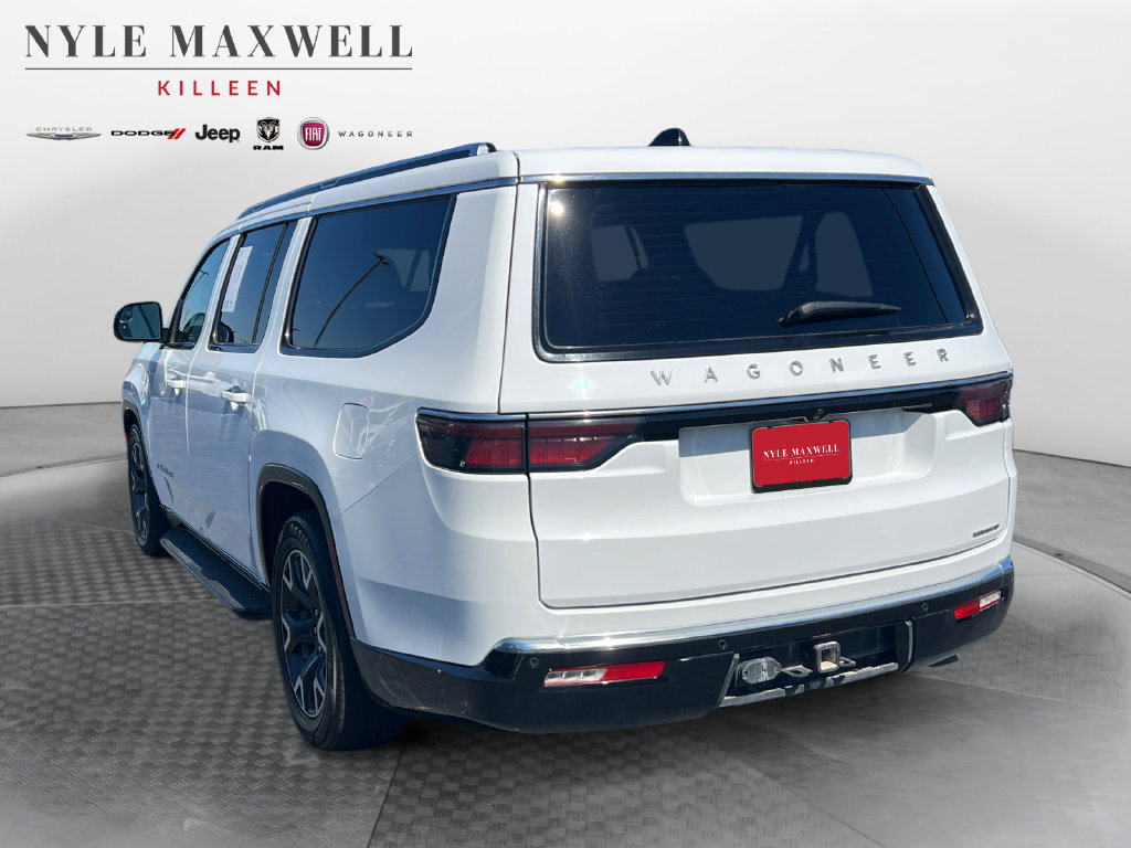 Used 2024 Jeep Wagoneer L Series III w/ Flexible Seating Group AWD/4WD image 14