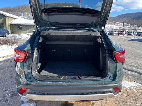 Used 2025 Chevrolet Trax LT image 27