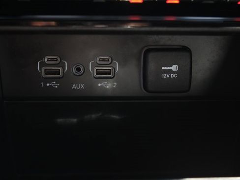 Used 2024 Jeep Grand Cherokee Limited image 7