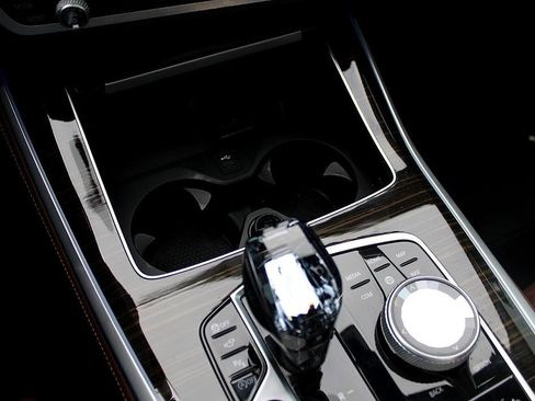 Used 2020 BMW X5 xDrive40i w/ Premium Package image 9