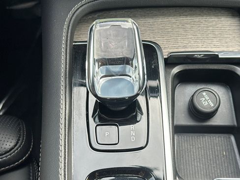 Certified 2023 Volvo XC90 T8 Ultimate image 25