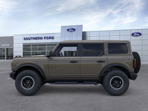 New 2026 Ford Bronco Badlands image 3