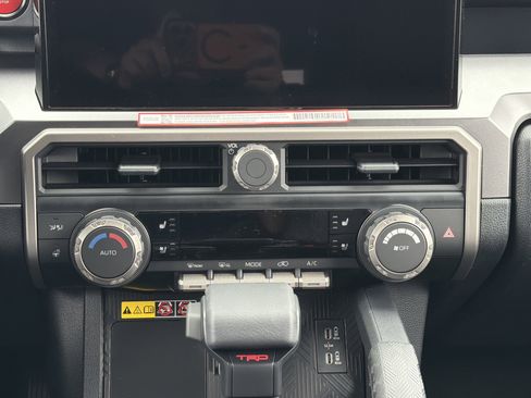 New 2026 Toyota 4Runner TRD Off-Road Premium AWD/4WD image 24