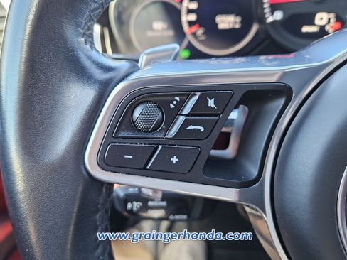 Used 2019 Porsche Cayenne S image 19