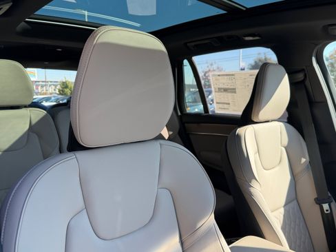 New 2026 Volvo XC90 B6 Plus w/ Protection Package Premier image 9