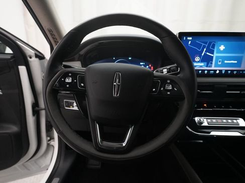 Used 2023 Lincoln Corsair AWD w/ Equipment Group 101A image 4