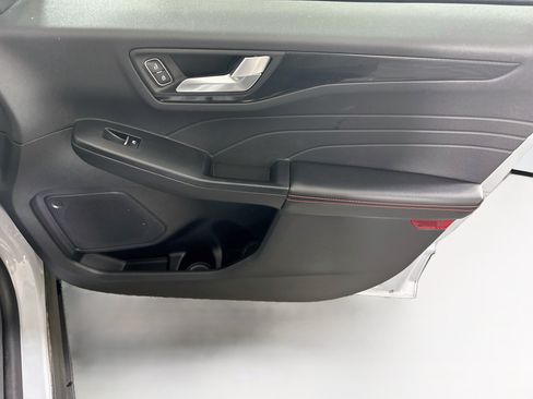 Used 2025 Ford Escape ST-Line FWD image 29