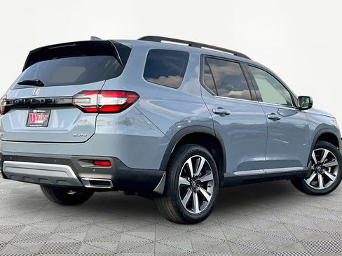 Used 2023 Honda Pilot Elite image 6