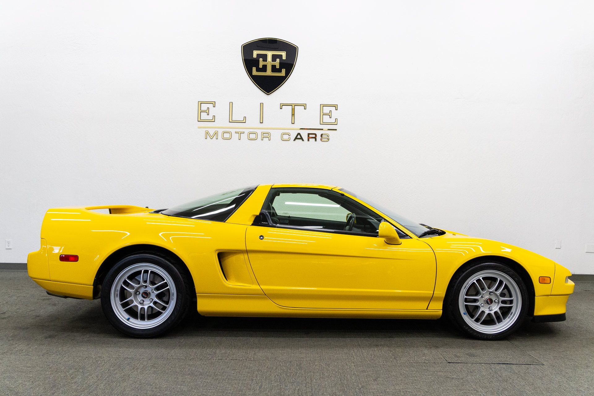 Used 2000 Acura NSX T RWD image 8